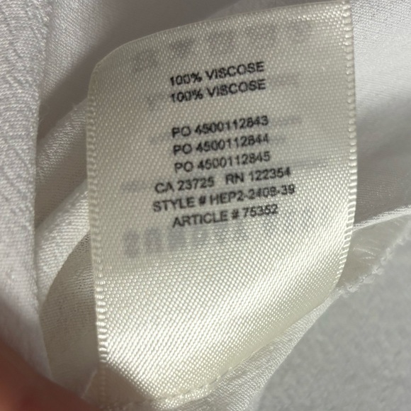 BNWT Aritzia Sunday Best Olson Top in
White - Picture 10 of 11